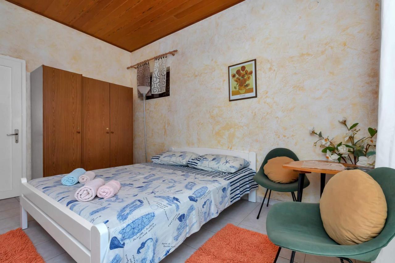 Apartments Vele Makarska Esterno foto