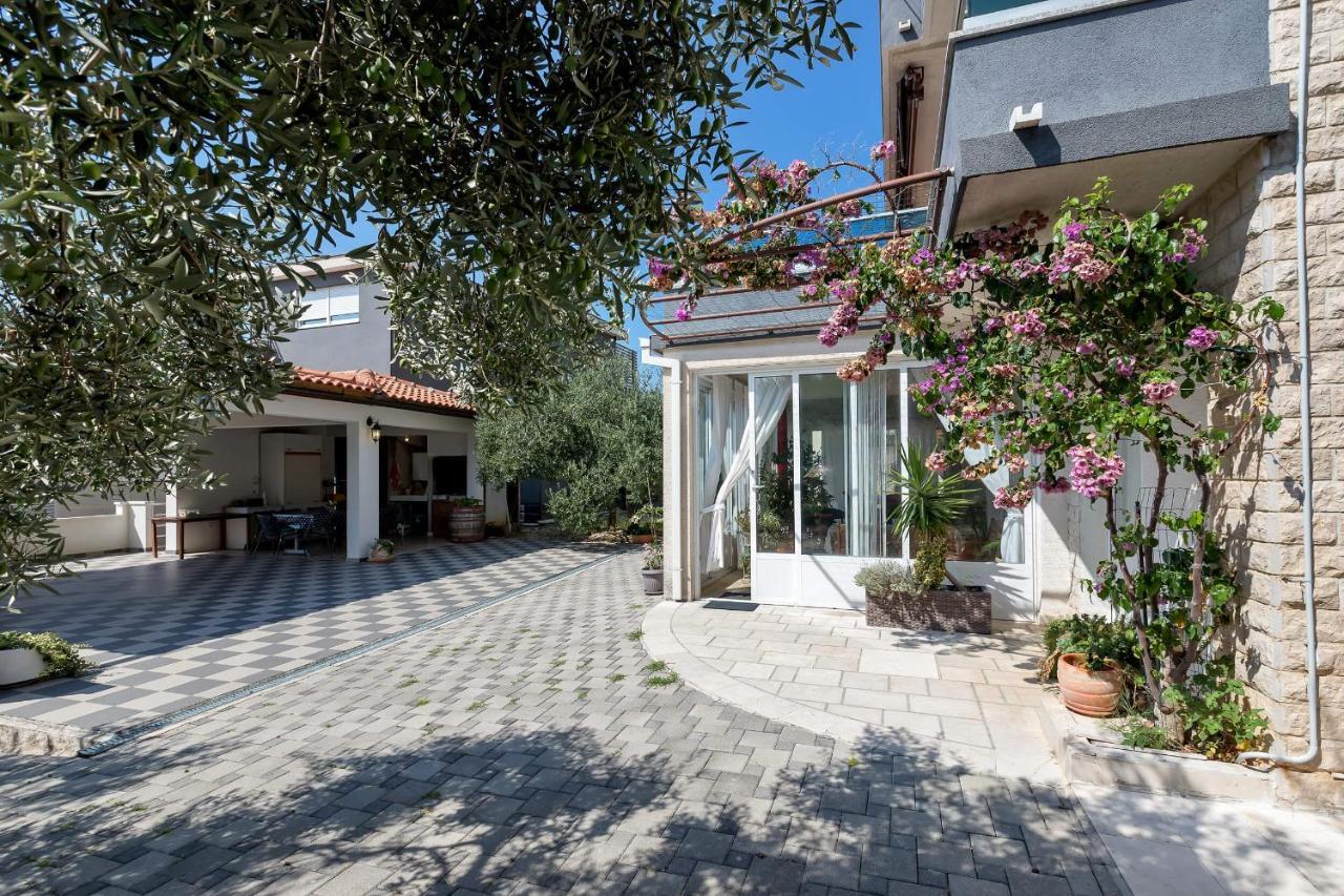 Apartments Vele Makarska Esterno foto