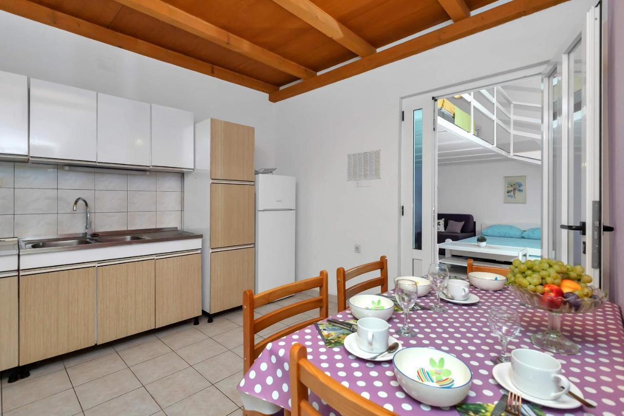 Apartments Vele Makarska Esterno foto